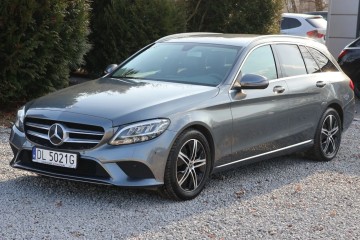 LED, Czujniki / Kamer, NAVI, Grzane el. reg. , Fotele, Alu, El. Klapa.