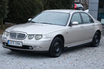 Tempomat , Dwustrefowa klimatyzacja , wielofunkcyjna kierownica