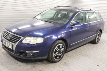 1.9 TDI , CLimatronic, Grzane fotele, Centralny Zamek, Radio Seryjne.